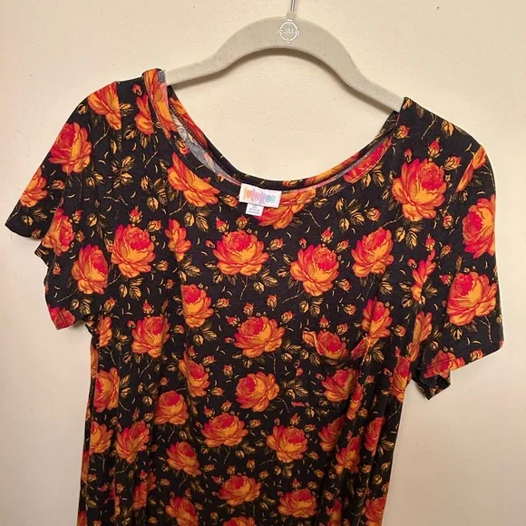 Lula Roe Carly dress, sz XL fits up to 2x, gently worn. Soft knit style - Picture 7 of 9